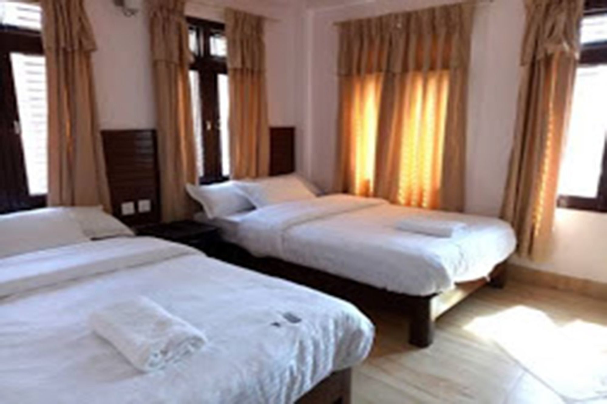 Hotel Alpine Villa Pokhara Exterior foto