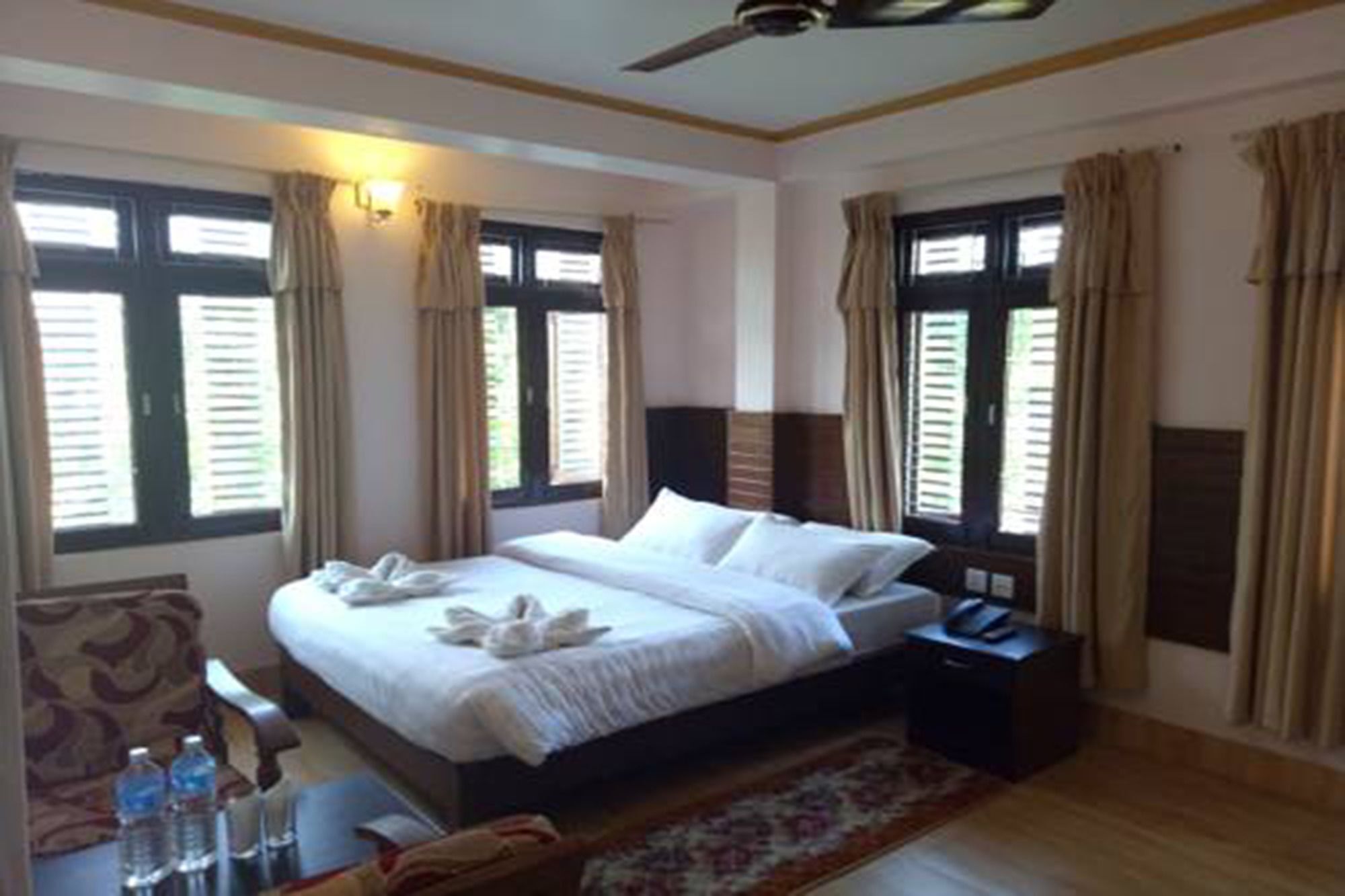Hotel Alpine Villa Pokhara Exterior foto